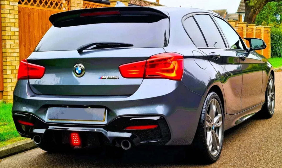 Heckdiffusor mit LED-Leuchte in Schwarz glänzend, für BMW F20 M135i und F21 M140i LCI Facelift, inkl. DTC-Gutachten