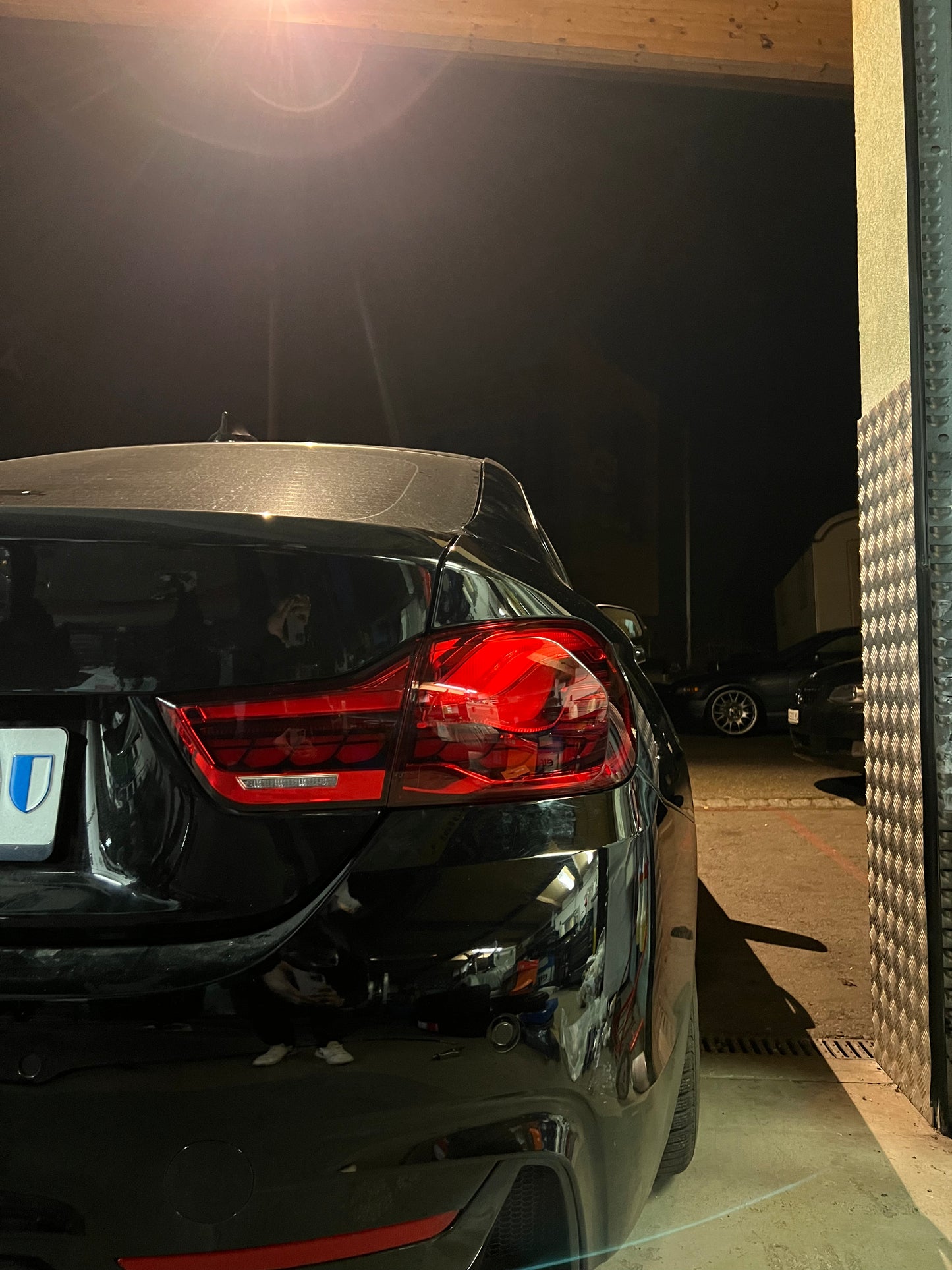 Dynamische OLED Rückleuchten Heckleuchten in Rot